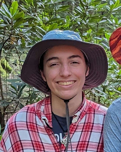Caz Sivak-Schwennesen's headshot